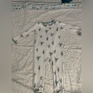 KYTE baby zippered romper pajamas  in eucalyptus